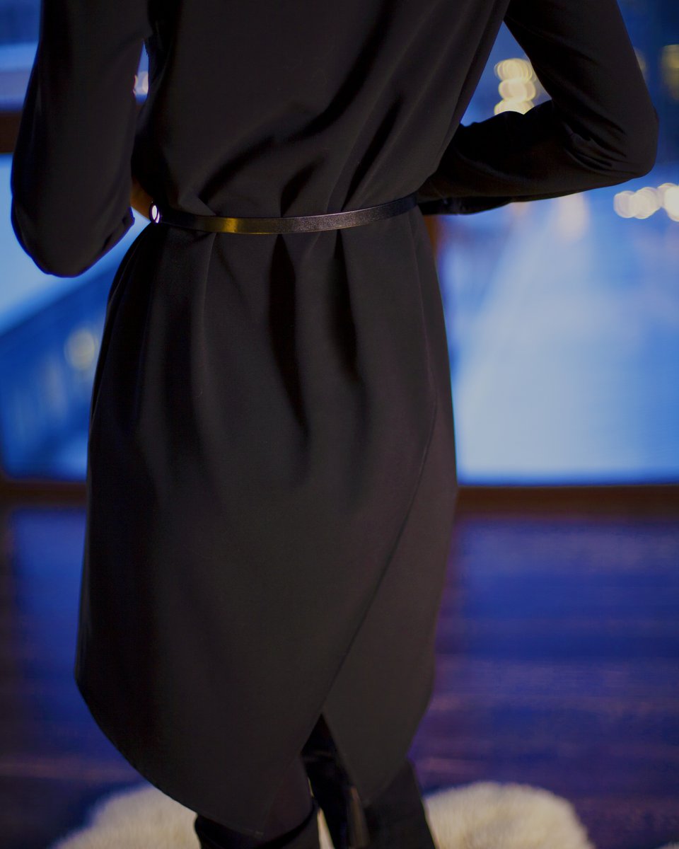Платье-рубашка черного цвета со вставками из пайеток