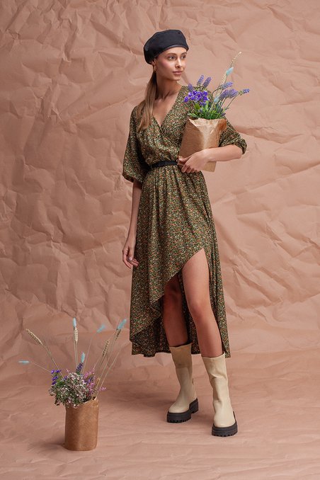 Платье с цветочным принтом и асимметричным низом