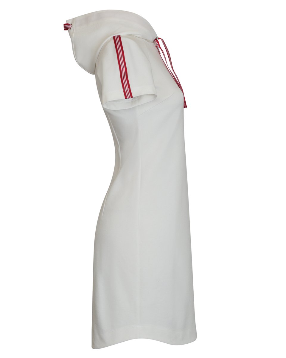 Платье белого цвета с капюшоном и лампасами