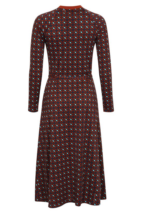Платье с запахом и декоративным вырезом на груди