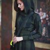 Платье темно-зеленого цвета в клетку с капюшоном