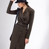 Платье цвета хаки с лацканами и поясом