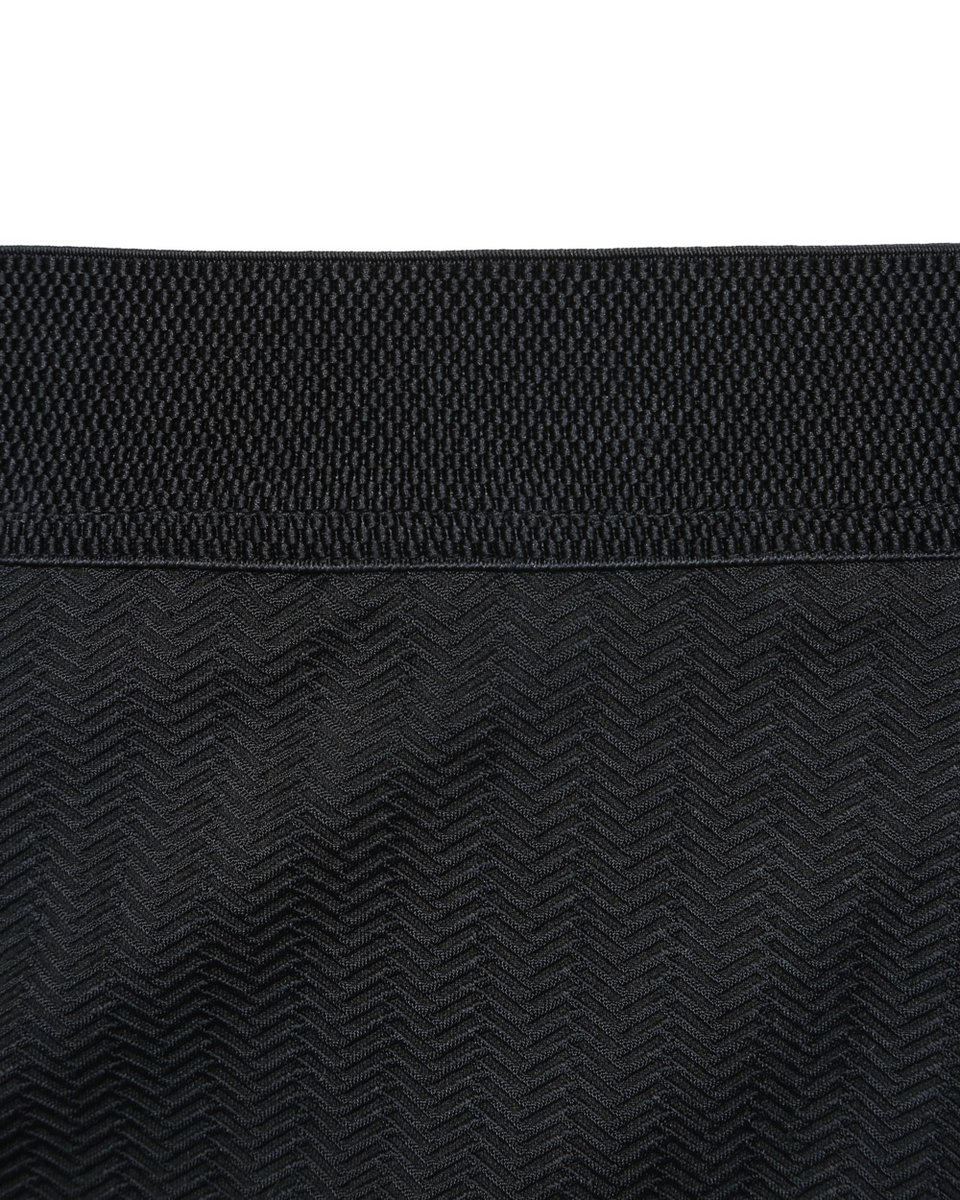 Шорты-юбка со шлейфом-гофре черного цвета