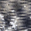 Жилет из эластичной ткани декорированный пайетками