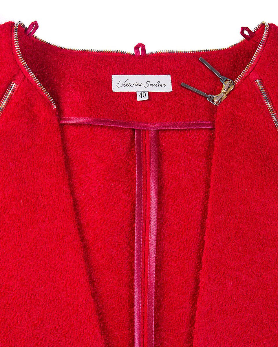 Зимнее пальто из шерсти со съемной накидкой, красное