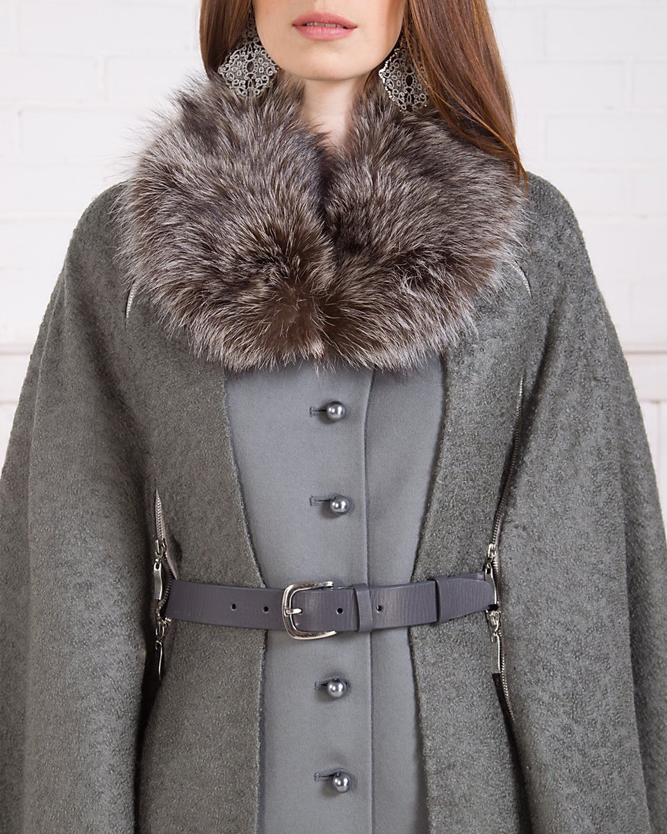 Зимнее пальто из шерсти со съемной накидкой, серое.