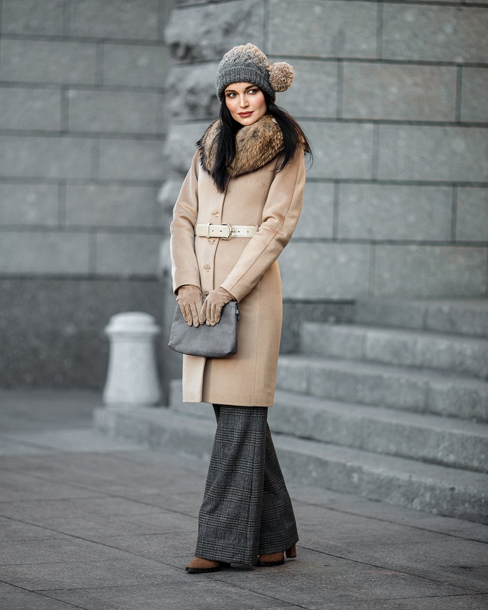 Зимнее пальто из кашемира с цельнокроенным рукавом 
