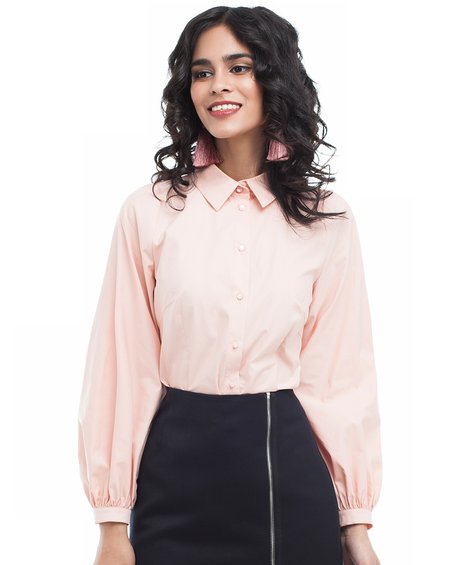 Персиково-розовая блуза с объемными рукавами