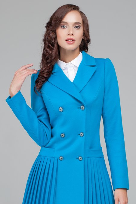 Пальто двубортное голубо-белого цвета с английским воротником