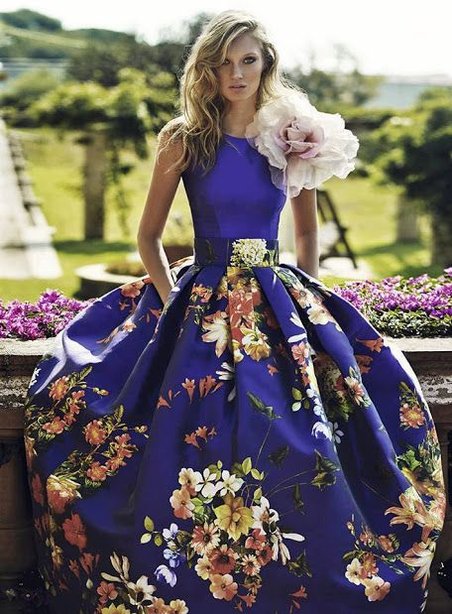 Комбинированное платье с цветочным притом