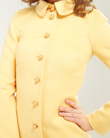Пальто с кокеткой А-силуэта, желтое
