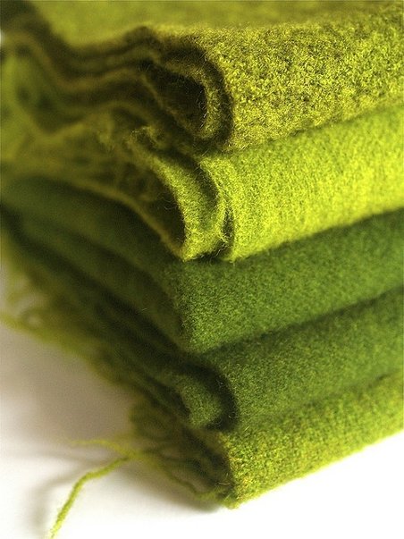 Ткань зеленого цвета