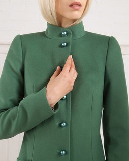 Зеленое пальто фото