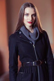 Женское длинное черное пальто