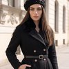 Берет черного цвета со стразами пчелы
