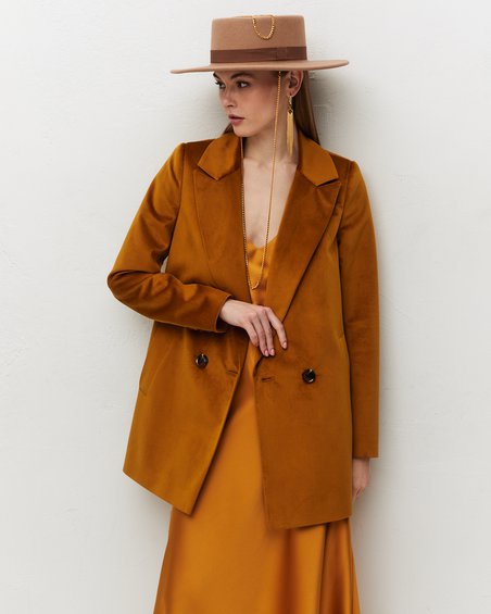 Пальто двубортное оранжевого цвета