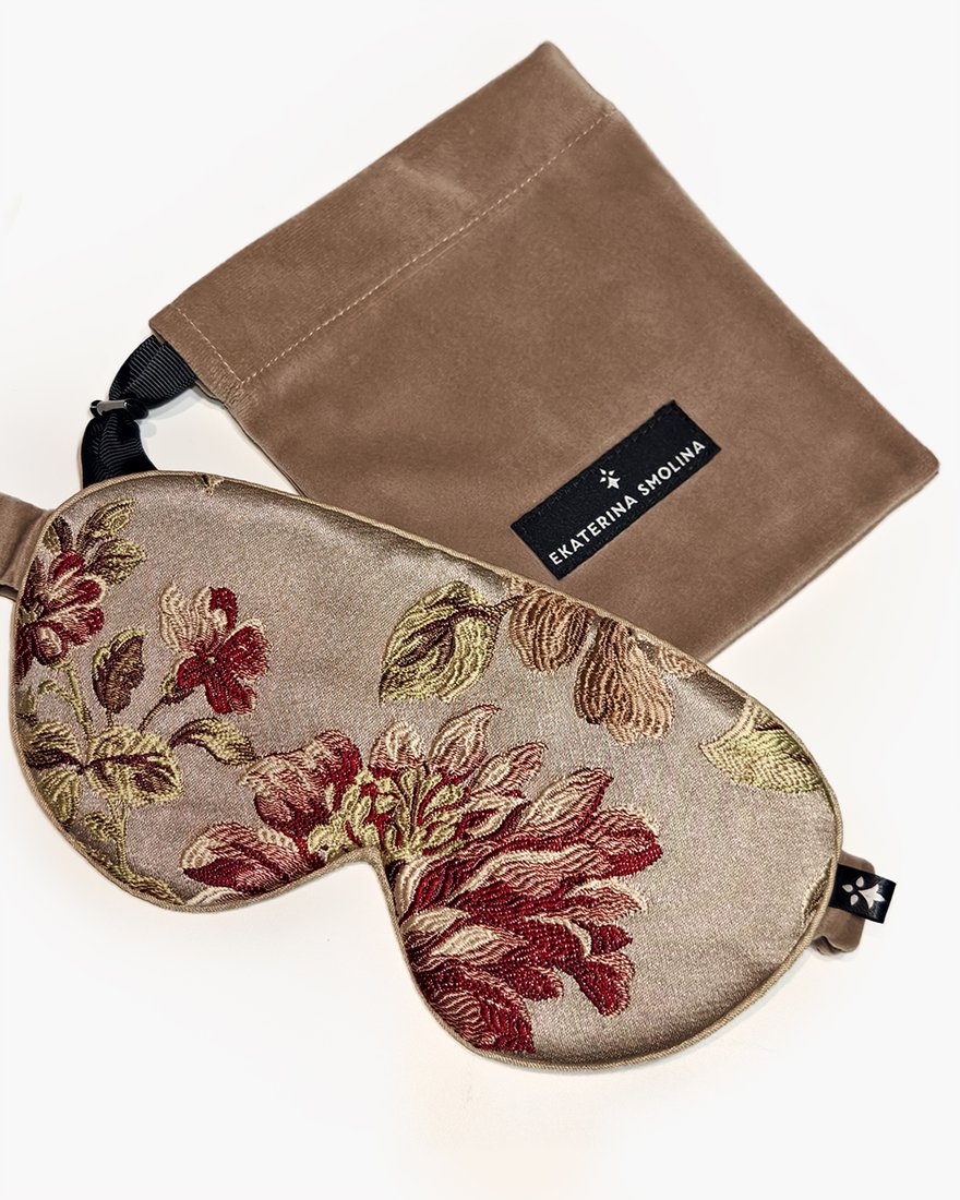 Маска для сна из жаккардовой ткани бежевая  с цветами www.EkaterinaSmolina.ru