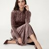 Платье из велюра цвета капучино