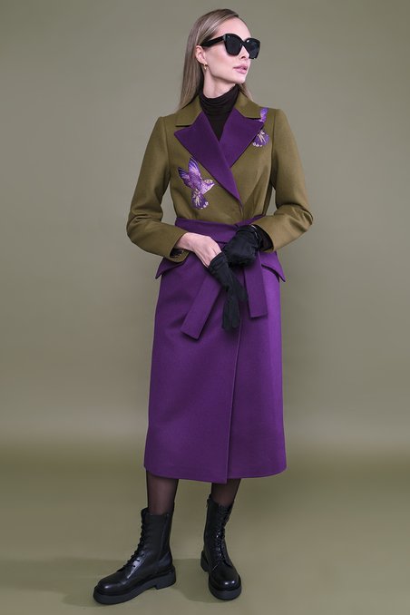 Пальто классическое цвета хаки в романтическом стиле