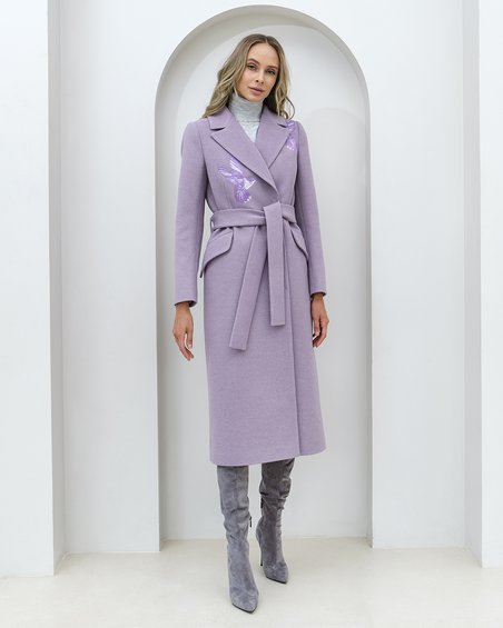 Пальто классическое фиолетового цвета прямого силуэта