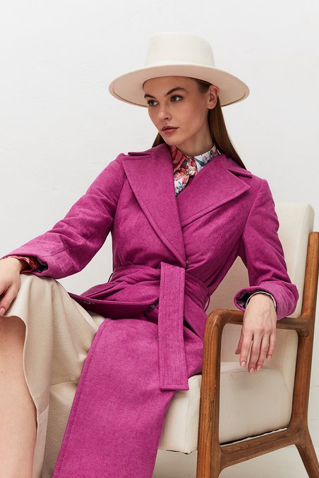 Пальто двубортное фиолетового цвета в коктейльном стиле