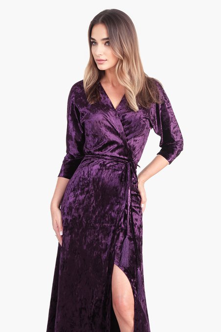 Платье бархатное на запах, цвета царственного пурпура
