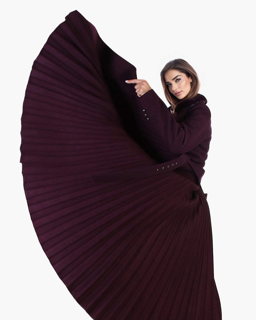 Пальто с юбкой-гофре цвета темный пурпур www.EkaterinaSmolina.ru