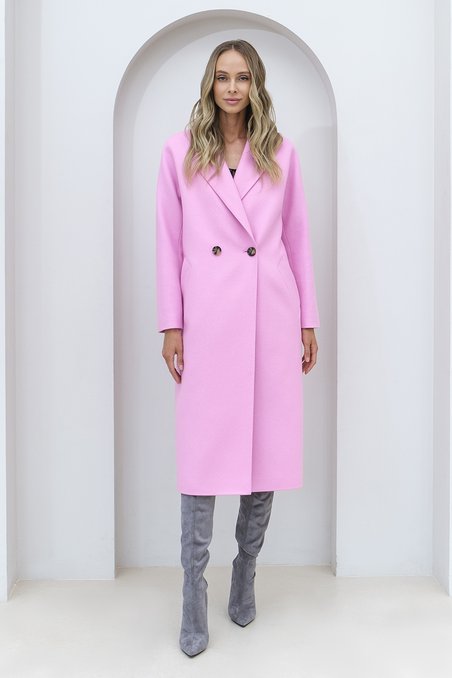 Пальто двубортное розового цвета с удлиненными лацканами