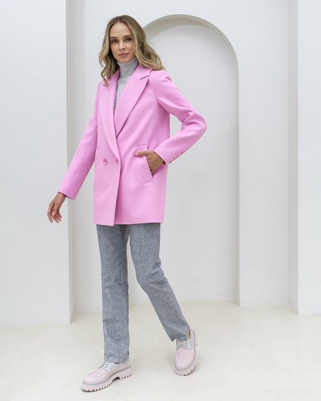 Жакет неоного-розового цвета с симметричными карманами