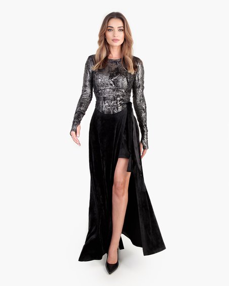 Лонгслив с фактурным покрытием и открытой спиной