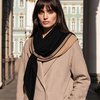 Косынка-капюшон черная с полосой песочного цвета и тесьмой