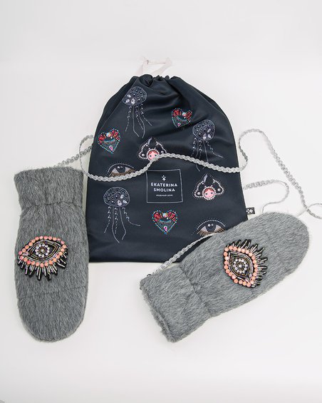 Варежки с декором «Глаза», дымчатые