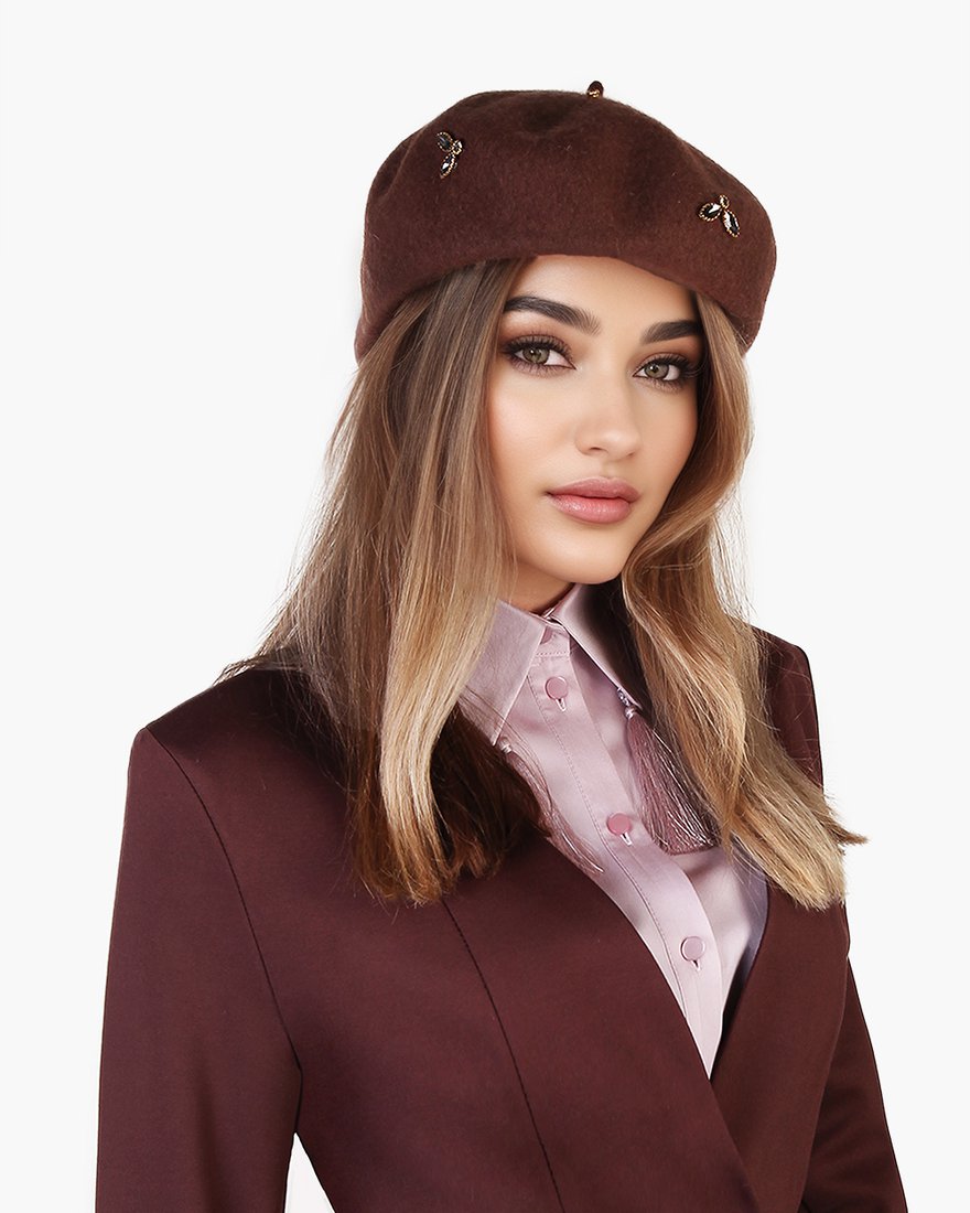 Берет с буквами в терракотором цвете www.EkaterinaSmolina.ru