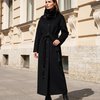 Пальто длины макси приталенное с меховым снудом, черное