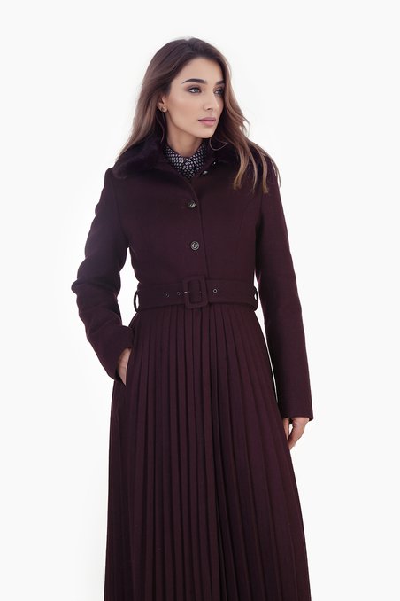 Пальто с юбкой-плиссе цвета темный пурпур