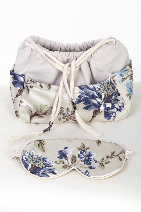 Набор из органайзера и маски для сна, жемчужно-кремовый с синими цветами