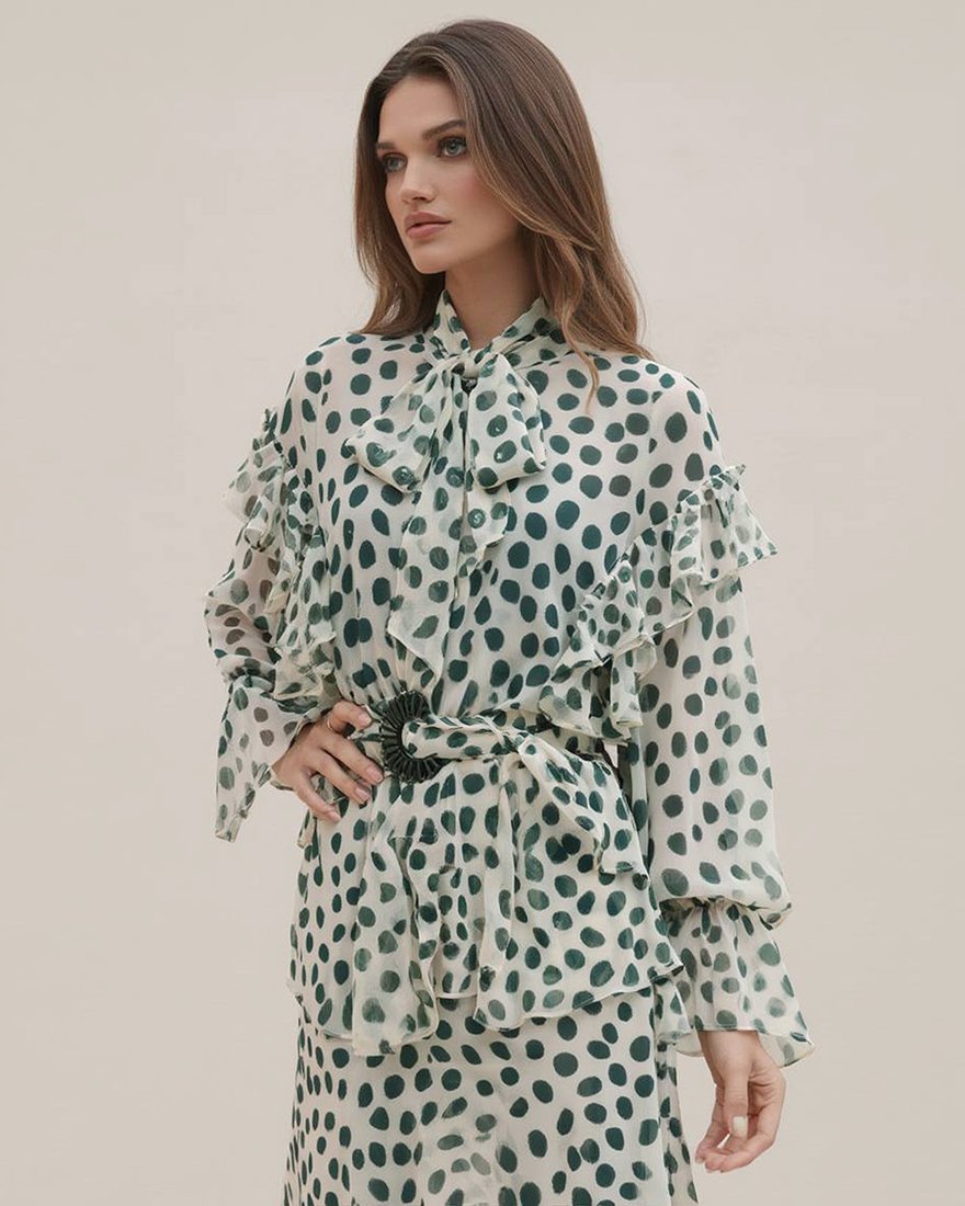 Блуза цвета айвори в зеленый горошек www.EkaterinaSmolina.ru