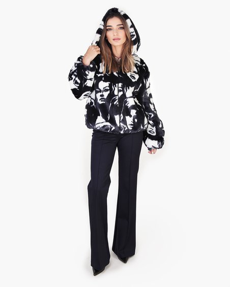 Полушубок из эко-меха с принтом “Лица”