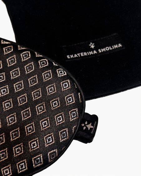 Маска для сна из жаккардовой ткани черная ромбы