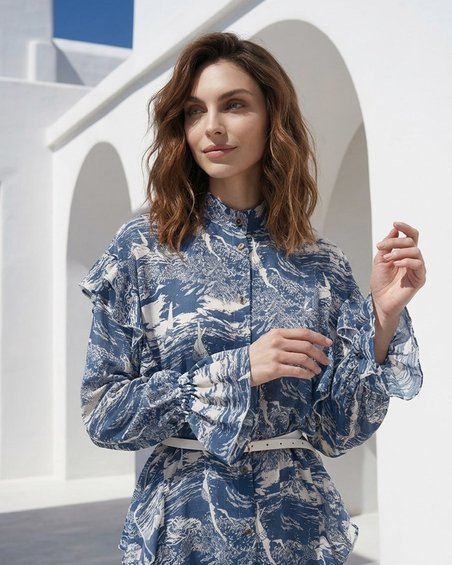 Блуза в принт «Купальщицы»