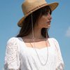 Соломенная шляпа Max, цвета Бао с бежевым шнурком и съемной цепочкой