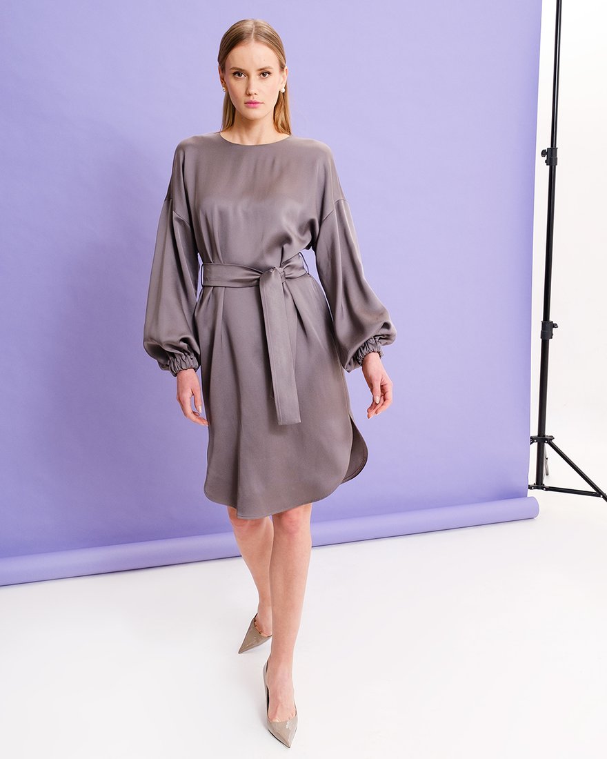 Атласное платье серого цвета www.EkaterinaSmolina.ru