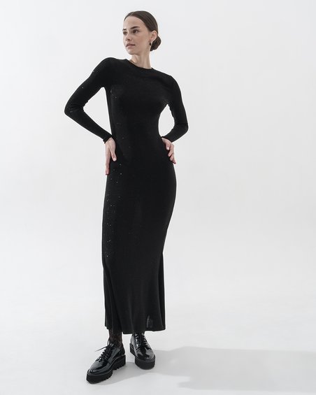 Платье трикотажное черное с открытой спиной и мерцанием