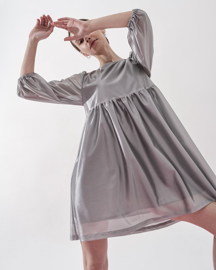 Платье серебряного цвета с воланами www.EkaterinaSmolina.ru