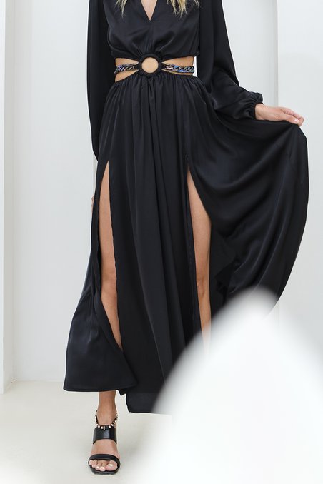 Платье с открытой талией и разрезами в черном цвете