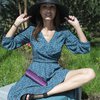 Платье с асимметричным подолом и цветочным принтом