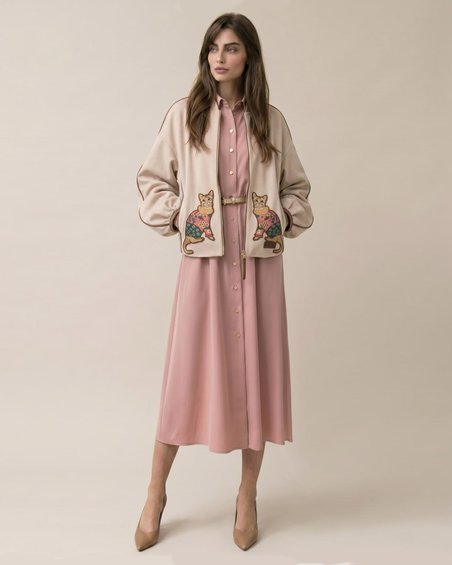 Бомбер с контрастными кантами и вышивкой "Кошки" на карманах