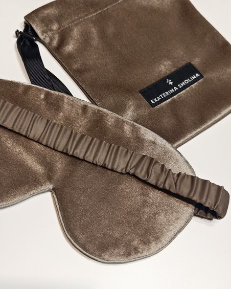 Маска для сна из жаккардовой ткани бежевая  ромбы