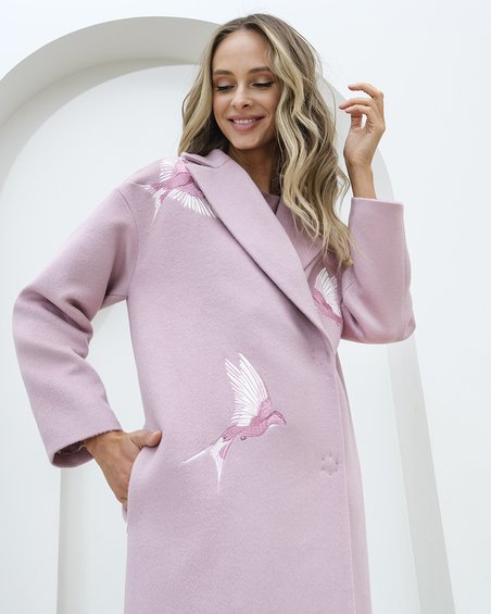 Пальто классическое розового цвета из вискозной ткани