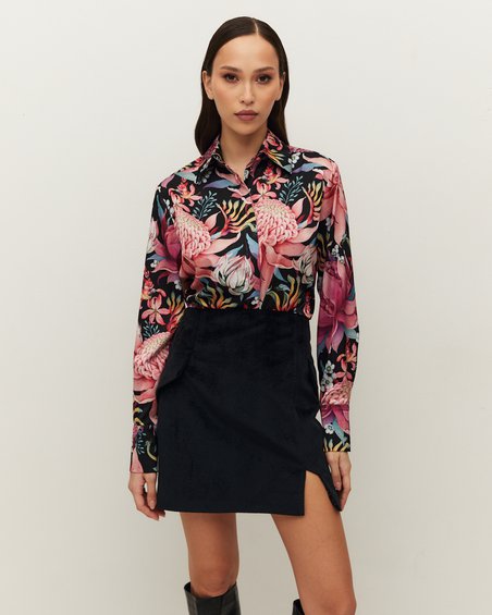 Блуза с цветочным принтом в романтическом стиле